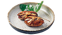 あけび|山形独特の皮を使う料理は、そのほろ苦さが秋の味覚として喜ばれている。